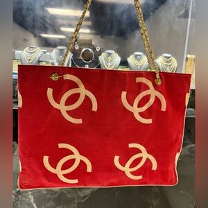 Chanel Large CC Chain Tote w/ Pouch - Neutrals Totes Red Color Good Condition